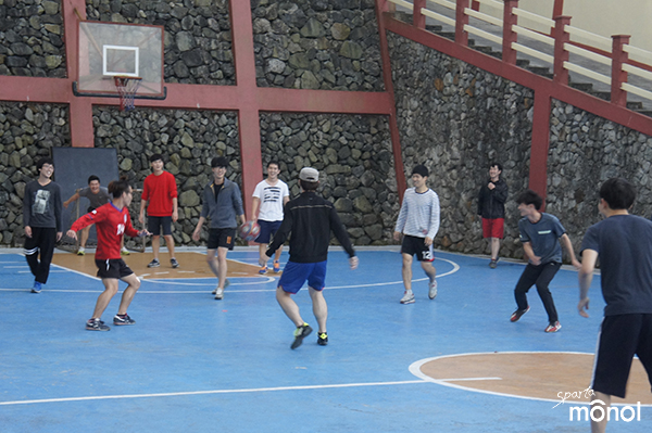 person-defending-futsal